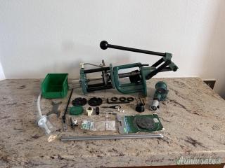Pressa RCBS Monostazione + Kit Progressivo RCBS Piggyback (5 stazioni) + Dosatore e Shell Plates