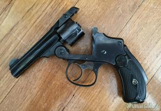 Smith & Wesson - Safety Hammerless mod. 3