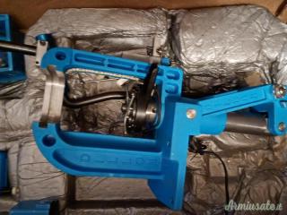 Pressa Dillon 550 in 9mm con accessori