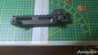 Maniglia di trasporto M4 con slitta Picatinny 20mm e tacca di mira