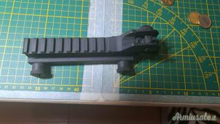 Maniglia di trasporto M4 con slitta Picatinny 20mm e tacca di mira